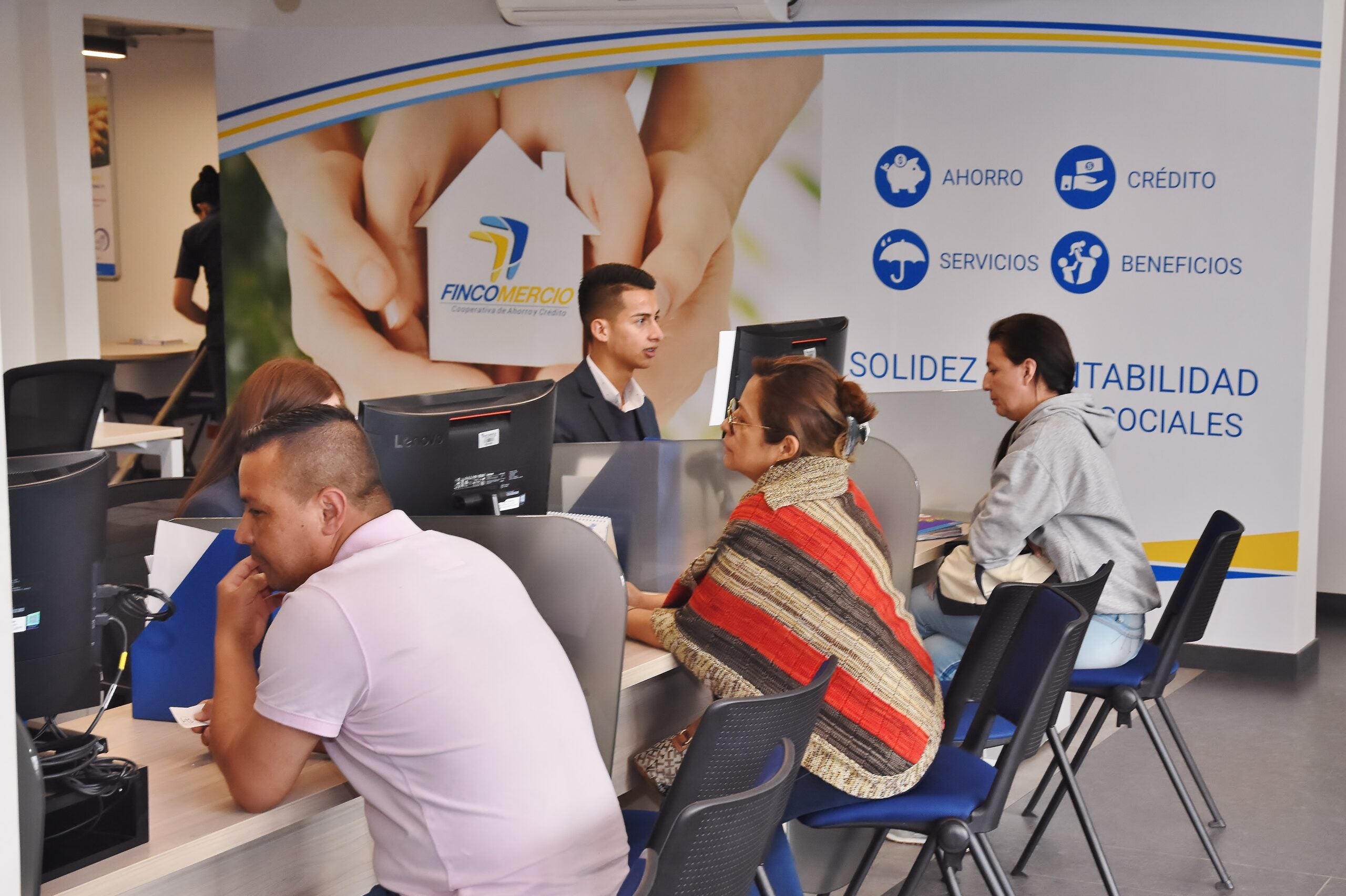 Fincomercio atención asociados (1)