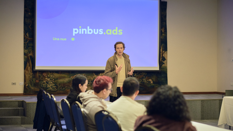 Pinbus presenta Pinbus Ads, su nuevo modelo publicitario en transporte terrestre