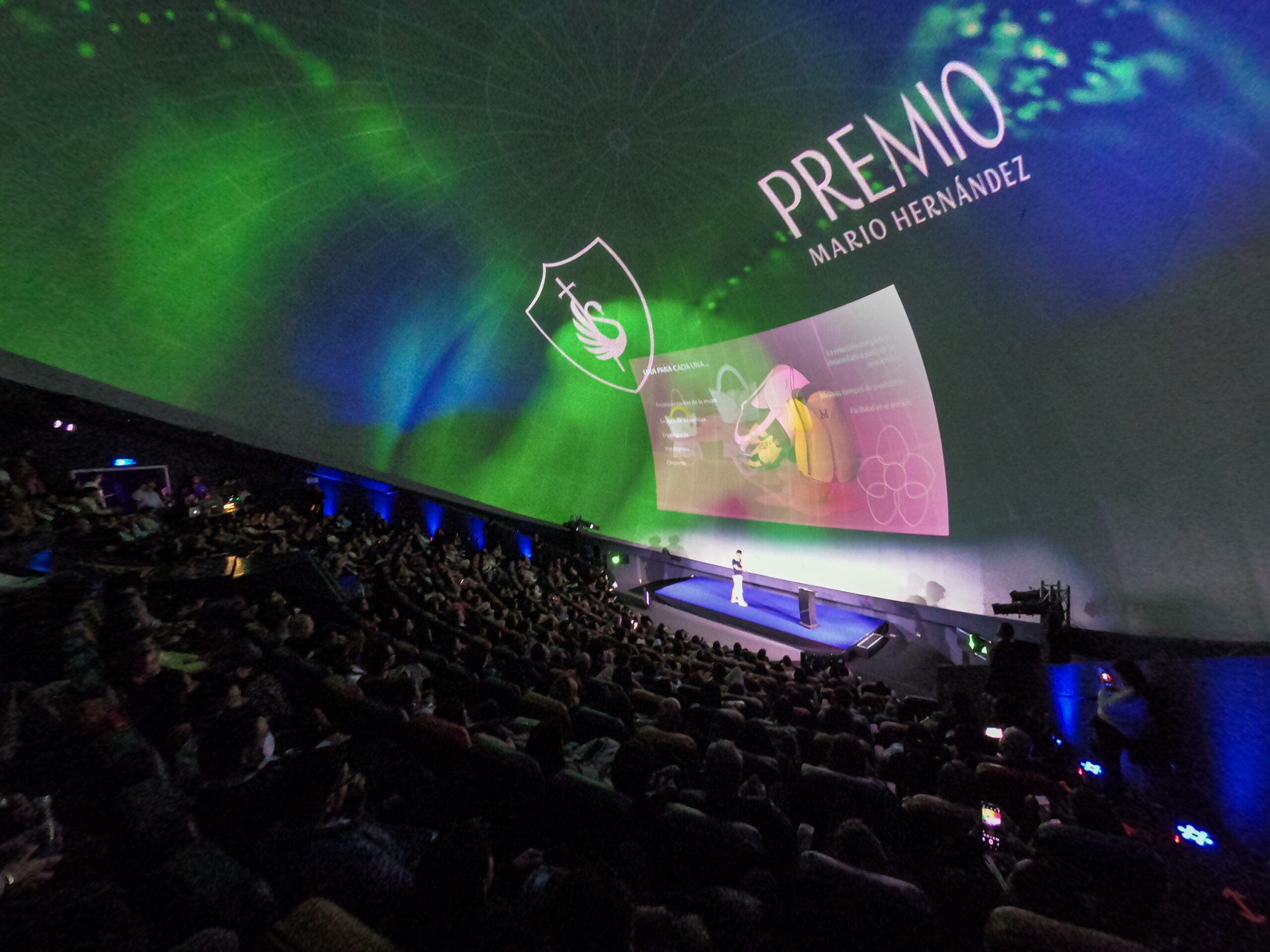 Maloka dispone de espacios interactivos y tecnológicos para eventos corporativos, académicos y experiencias institucionales.