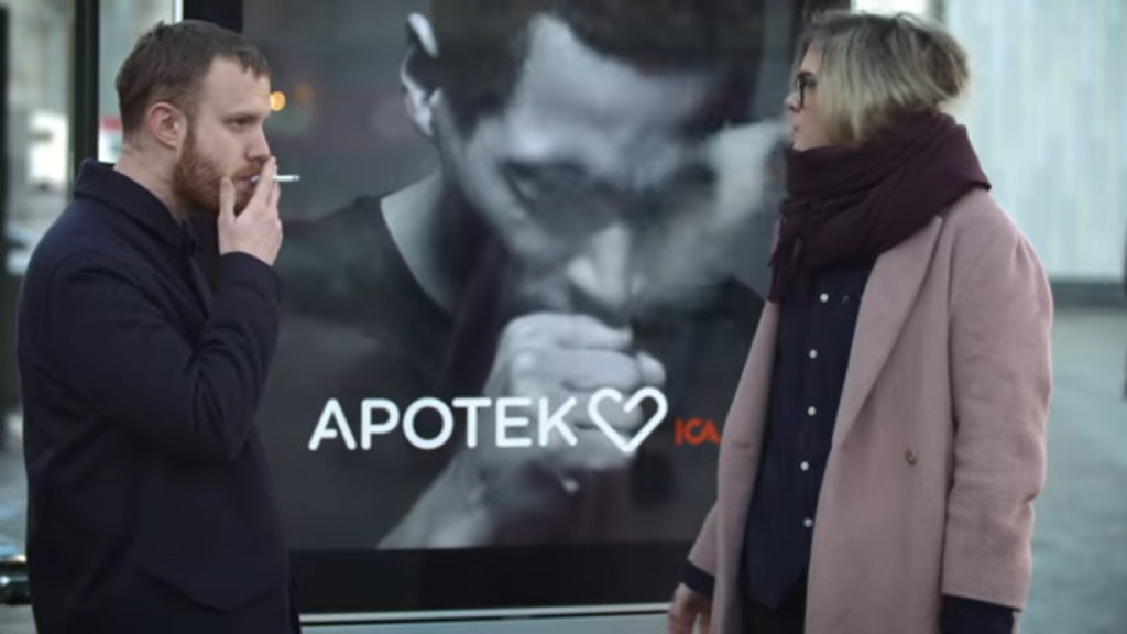 Carteles que tosen o se les mueve el pelo son la nueva tendencia en publicidad exterior.