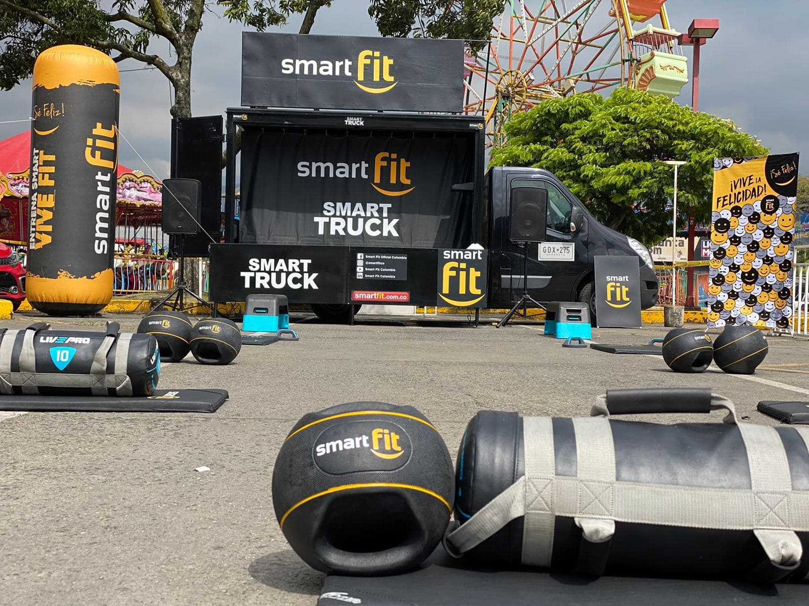 marcas que se mueven en camión: smart fit