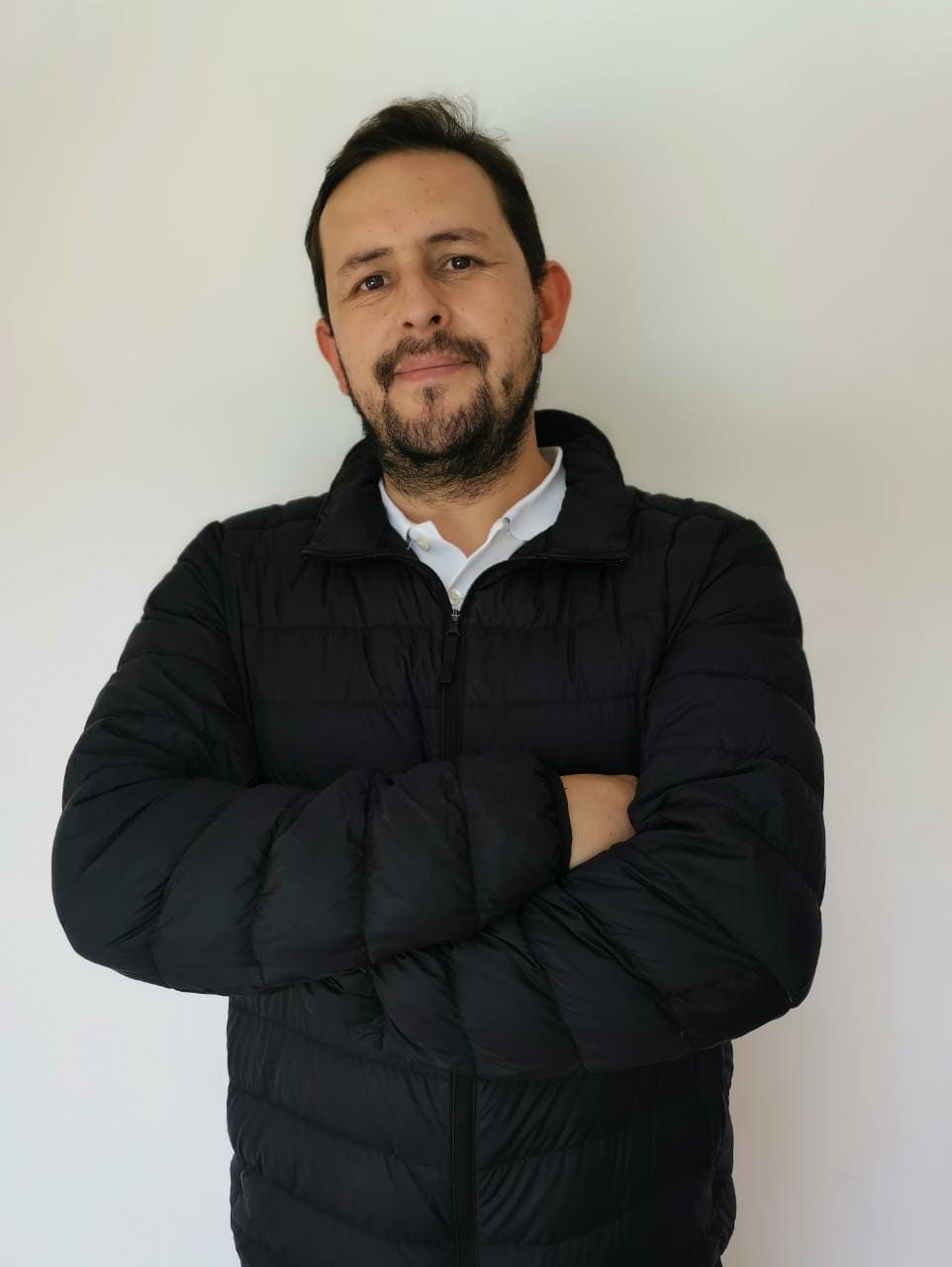 Alejandro Bravo, director general