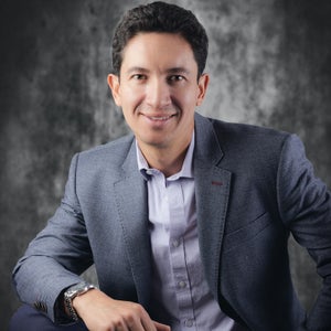 Juan Carlos Briceño Profesores de publicidad y mercadeo